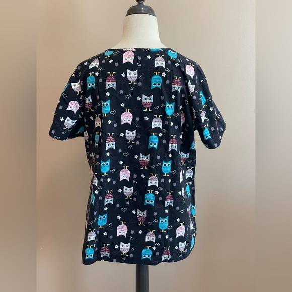 Bundle of 3 scrub suit tops - Picture 3 of 12